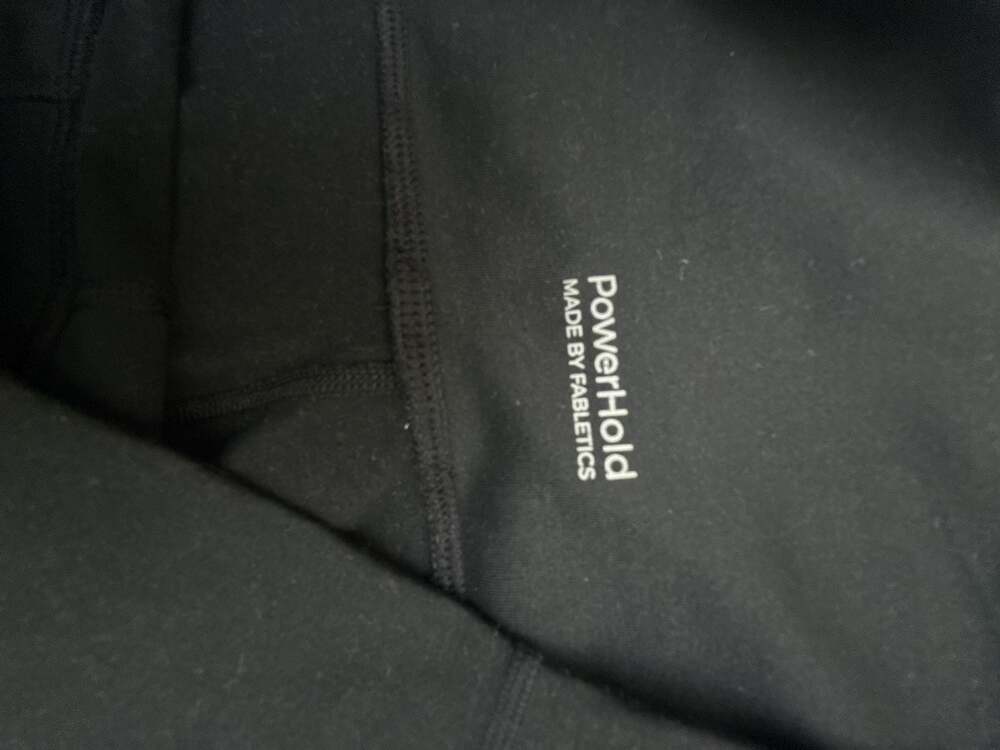 Fabletics - Picture 3 of 3